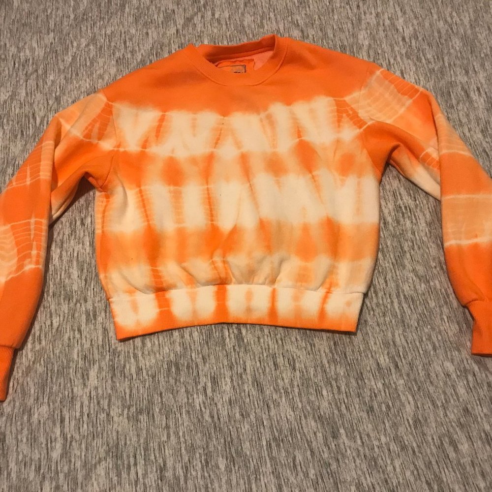 Cropped Orange and White Tie Dye Sweatshirt